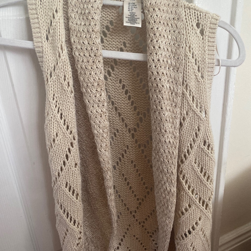Max Studio kids size L sleeveless cardigan.
